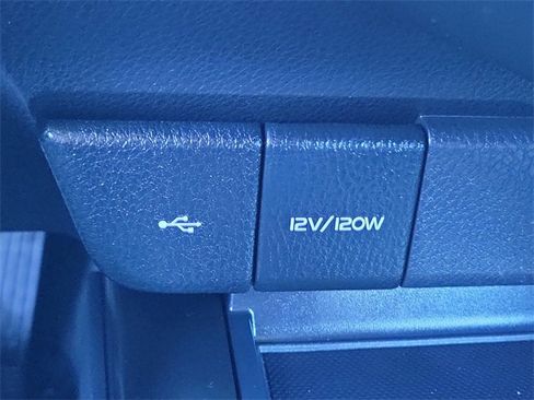 Used 2020 Toyota Camry SE image 14