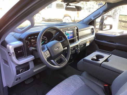 New 2025 Ford F250 XLT w/ FX4 Off-Road Package image 24