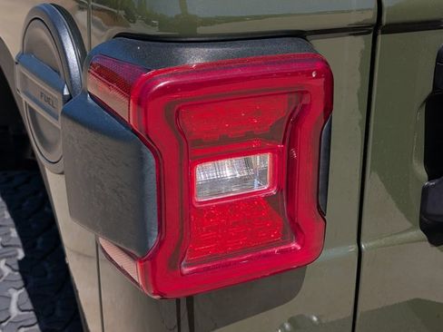 Used 2021 Jeep Wrangler Unlimited Rubicon AWD/4WD image 23