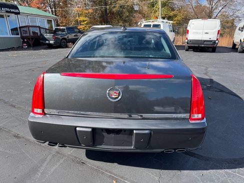 Used 2010 Cadillac DTS Luxury image 4