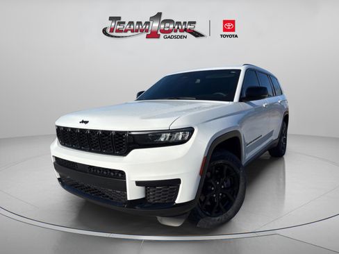 Used 2024 Jeep Grand Cherokee L Laredo image 5