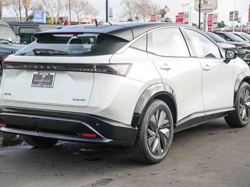 Used 2023 Nissan Ariya FWD image 6