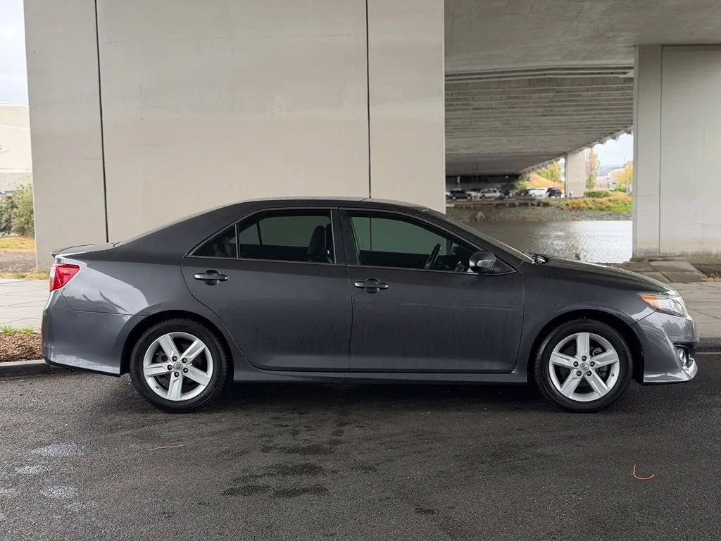 Used 2012 Toyota Camry SE FWD image 8