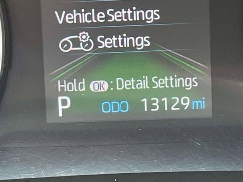 Used 2021 Toyota RAV4 LE AWD/4WD image 34