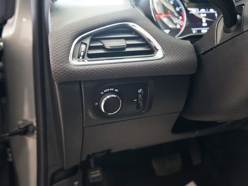 Used 2019 Chevrolet Cruze LT FWD image 27
