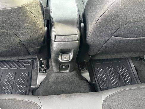 Used 2018 Jeep Renegade Altitude w/ UConnect 8.4 Nav Group image 21