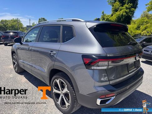 Used 2025 Volkswagen Taos SEL AWD/4WD image 3