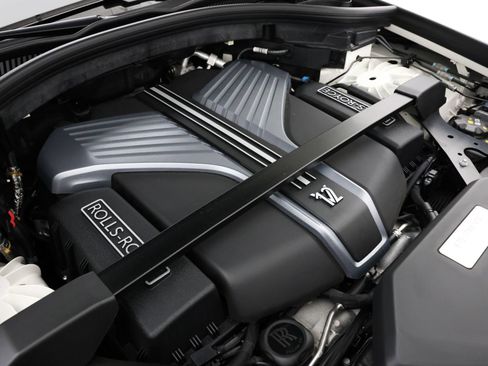 Certified 2025 Rolls-Royce Cullinan Black Badge AWD/4WD image 46
