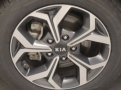 Used 2021 Kia Forte LXS FWD image 31