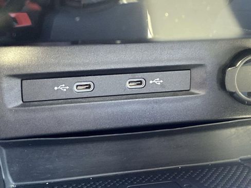 Used 2024 Volkswagen Taos SE image 38