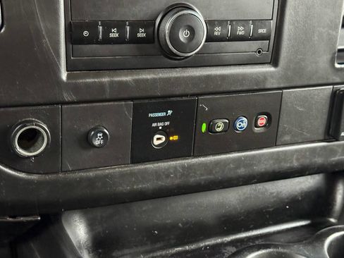 Used 2019 Chevrolet Express 3500 LS image 27