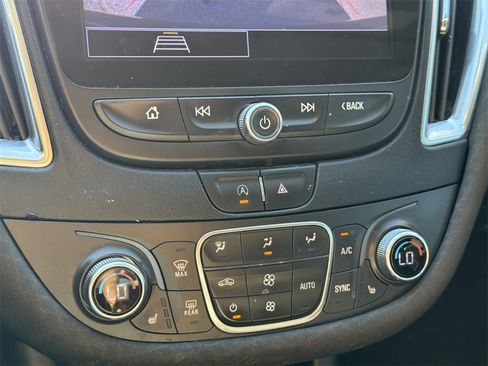 Used 2021 Chevrolet Malibu LT image 14