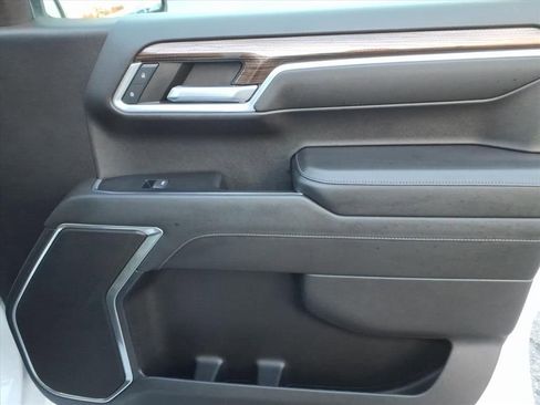 Used 2022 Chevrolet Silverado 1500 LT AWD/4WD image 23