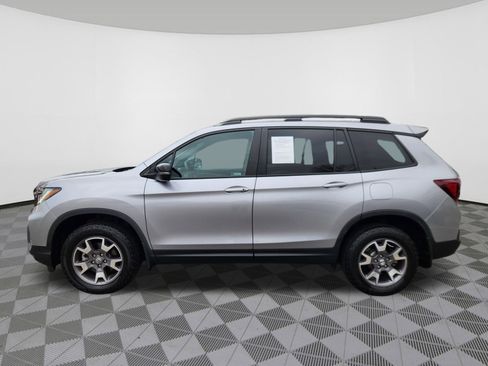 Certified 2022 Honda Passport TrailSport image 5