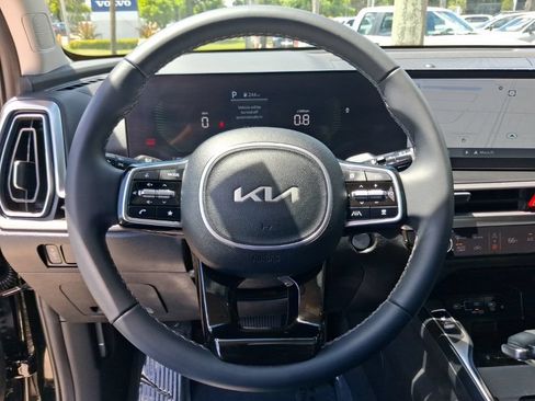 Used 2024 Kia Sorento S w/ Panoramic Sunroof Package FWD image 17