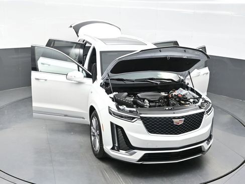 Certified 2025 Cadillac XT6 Premium Luxury w/ Platinum Package AWD/4WD image 40