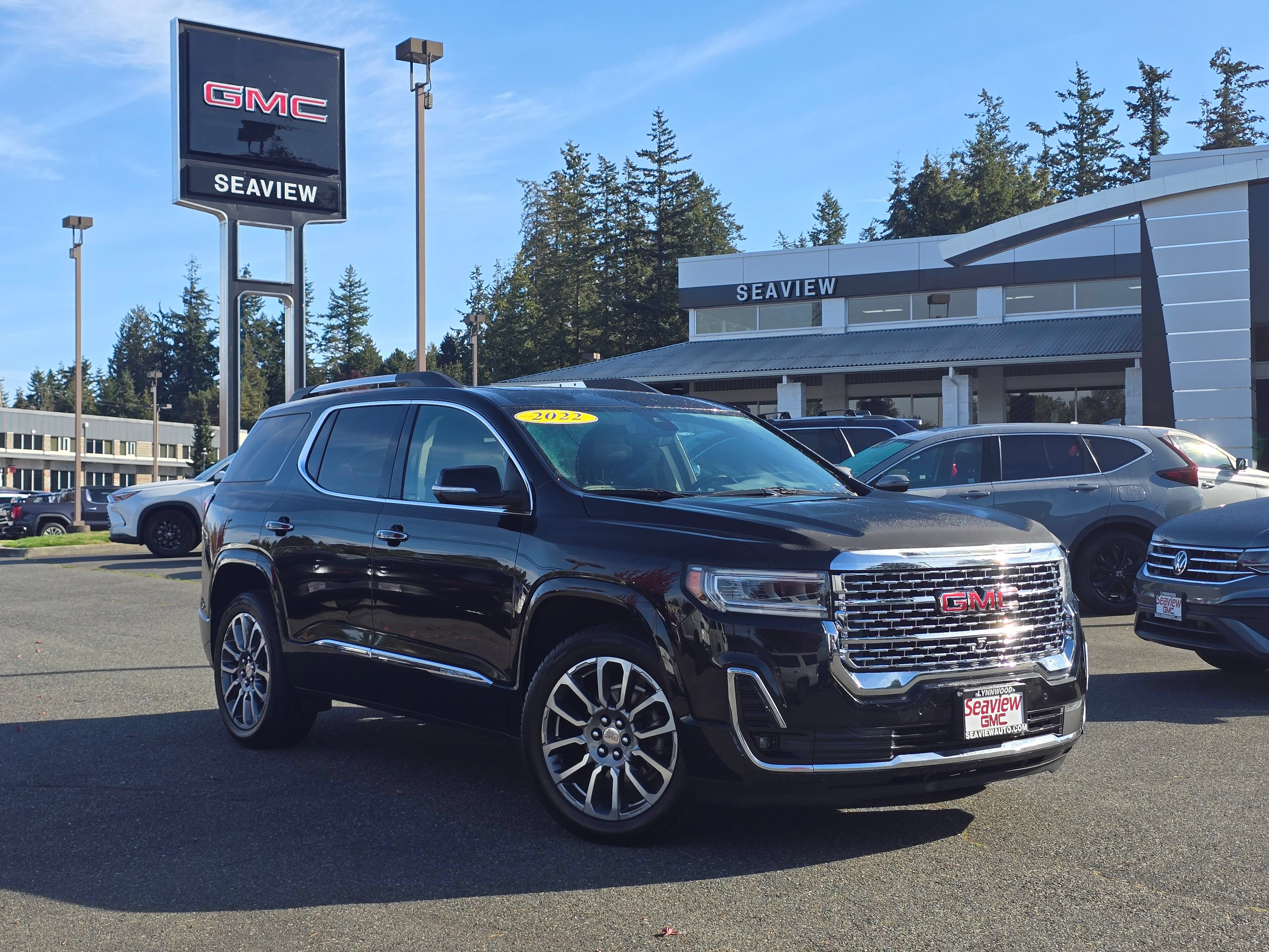 Used 2022 GMC Acadia Denali w/ Denali Ultimate Package AWD/4WD image 1