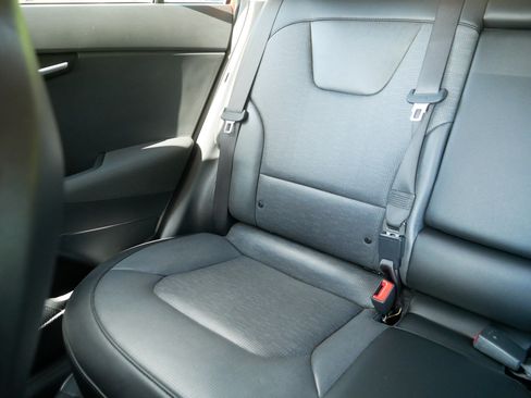 Certified 2023 Kia Niro Wave w/ Wave Preserve Package FWD image 12