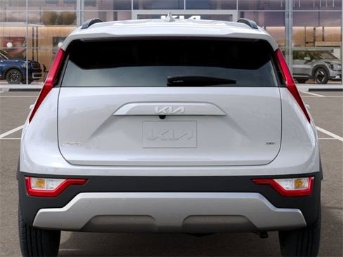 New 2025 Kia Niro LX image 13
