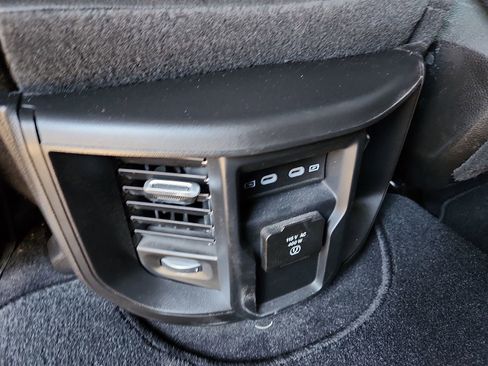Used 2026 RAM 2500 Laramie AWD/4WD image 10