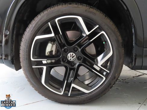 Certified 2026 Volkswagen Tiguan SEL R-Line AWD/4WD image 30