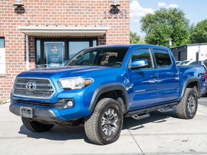 Used 2017 Toyota Tacoma TRD Off-Road w/ Tow Package (A/T)