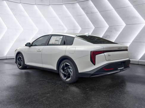 New 2026 Kia K4 EX image 3