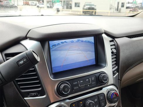 Used 2018 Chevrolet Suburban LT image 27