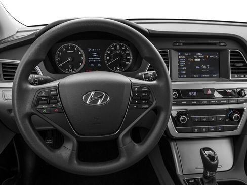 Used 2017 Hyundai Sonata SE FWD image 5