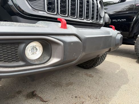 Used 2025 Jeep Wrangler Unlimited Rubicon image 4