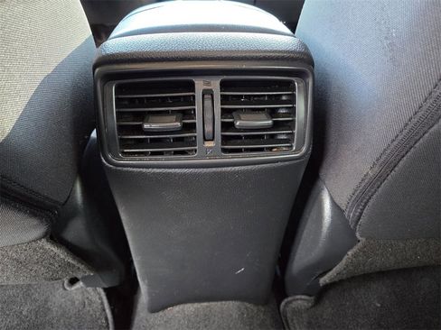 Used 2020 Nissan Rogue SV image 20