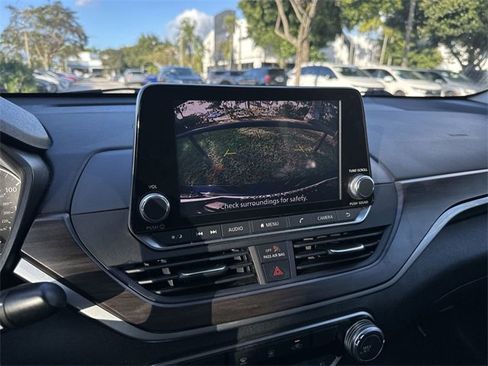 Used 2024 Nissan Altima 2.5 SV image 25