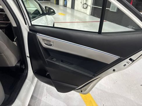 Used 2016 Toyota Corolla LE FWD image 23