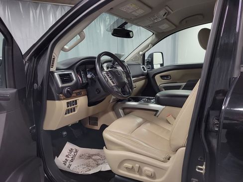 Used 2016 Nissan Titan SL image 13
