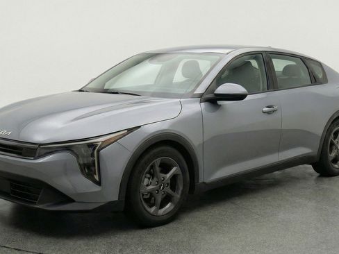 Used 2025 Kia K4 LXS image 3