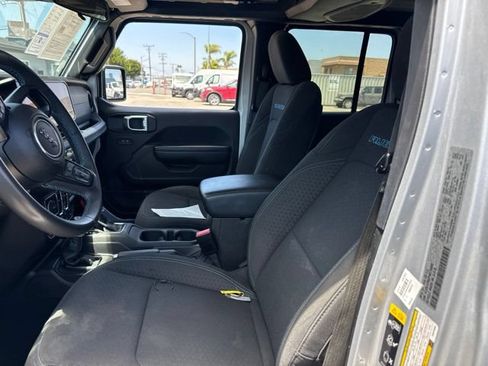 Used 2024 Jeep Wrangler Unlimited Rubicon 4xe AWD/4WD image 9