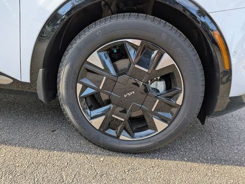 New 2026 Kia Sportage SX FWD image 11