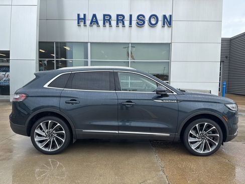 Used 2022 Lincoln Nautilus Reserve w/ Equipment Group 202A AWD/4WD image 4