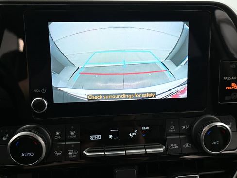 Used 2023 Toyota Highlander XLE image 20