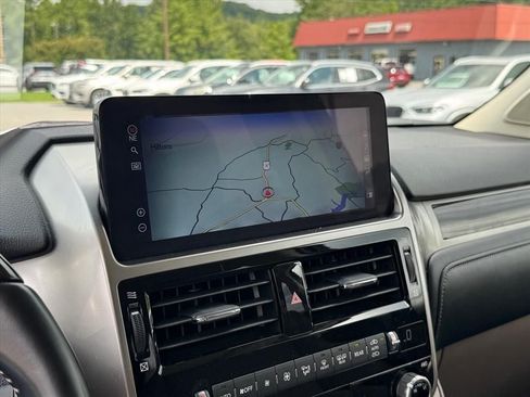 Used 2022 Lexus GX 460 Premium w/ Accessory Package AWD/4WD image 26