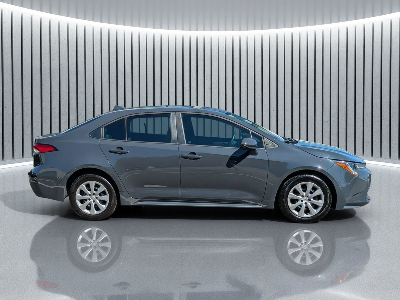 Used 2023 Toyota Corolla LE FWD image 3