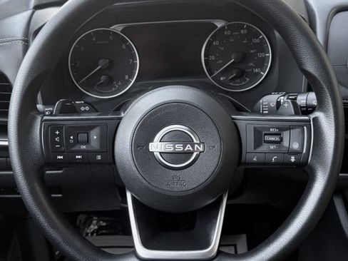Used 2024 Nissan Rogue SV AWD/4WD image 18