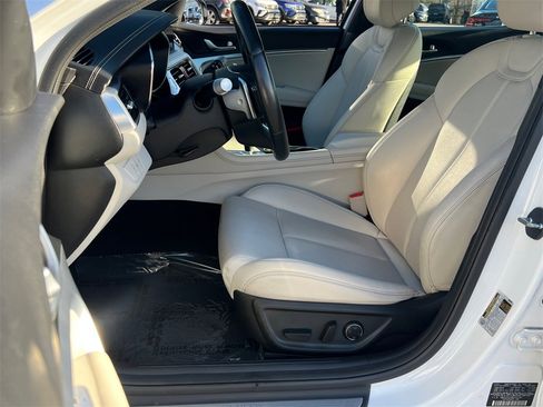 Used 2024 Genesis G70 2.5T image 19