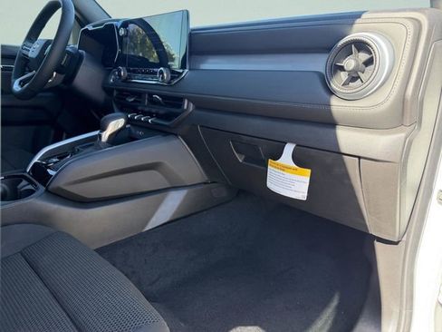 New 2025 Chevrolet Colorado LT RWD image 11