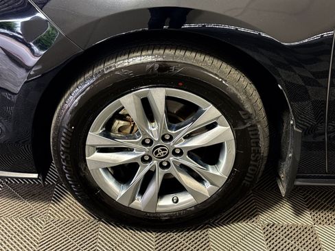 Used 2023 Toyota Sienna Limited AWD/4WD image 12