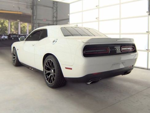Used 2016 Dodge Challenger SRT w/ Technology Group RWD image 3