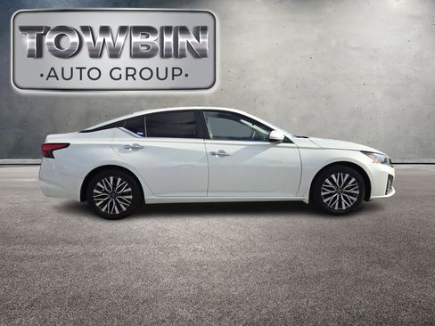 Used 2023 Nissan Altima 2.5 SV image 3