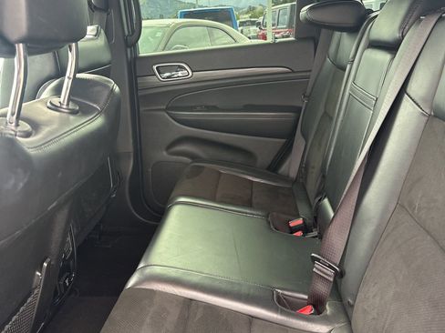 Used 2019 Jeep Grand Cherokee Altitude image 11