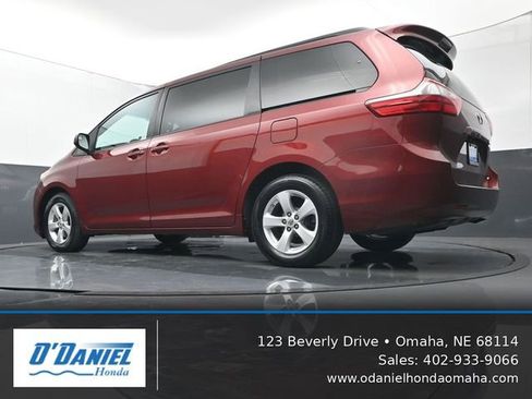 Used 2017 Toyota Sienna LE FWD image 22