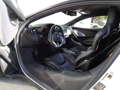 Used 2023 McLaren GT image 12